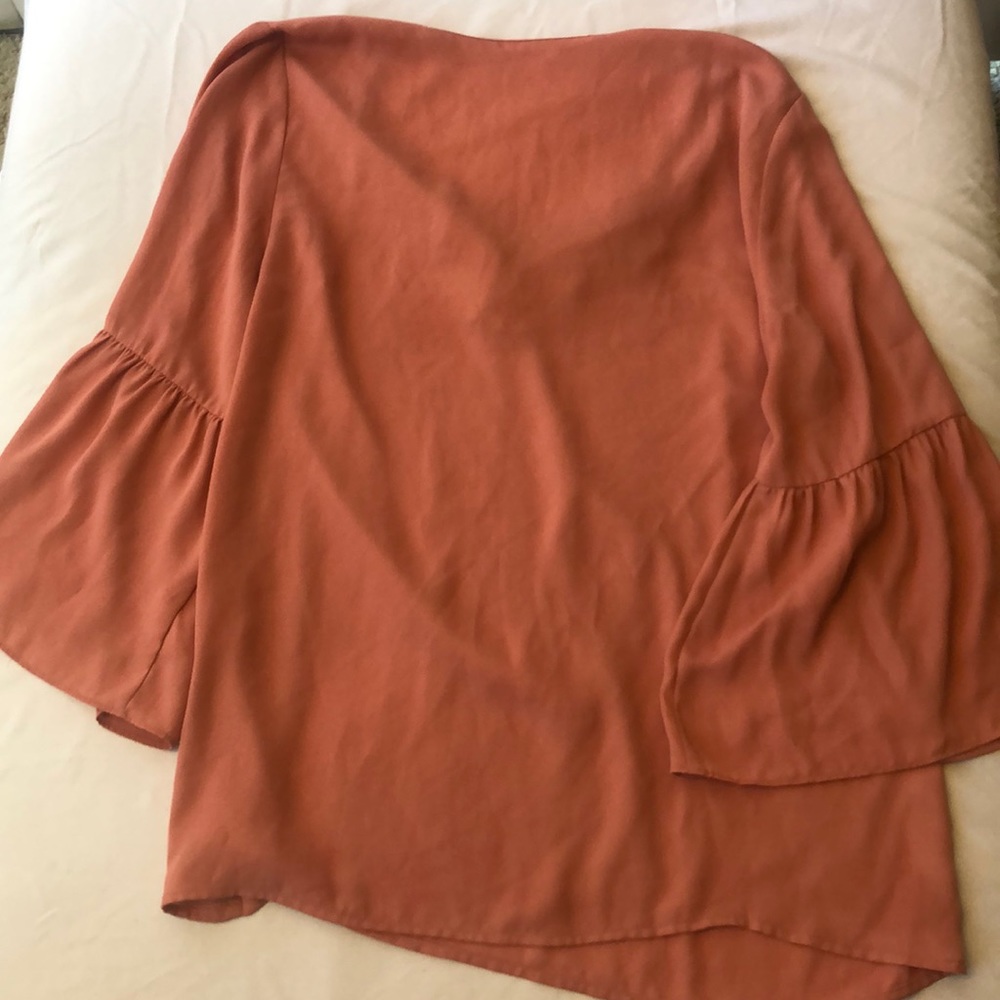 Pink blouse - Picture 2 of 3